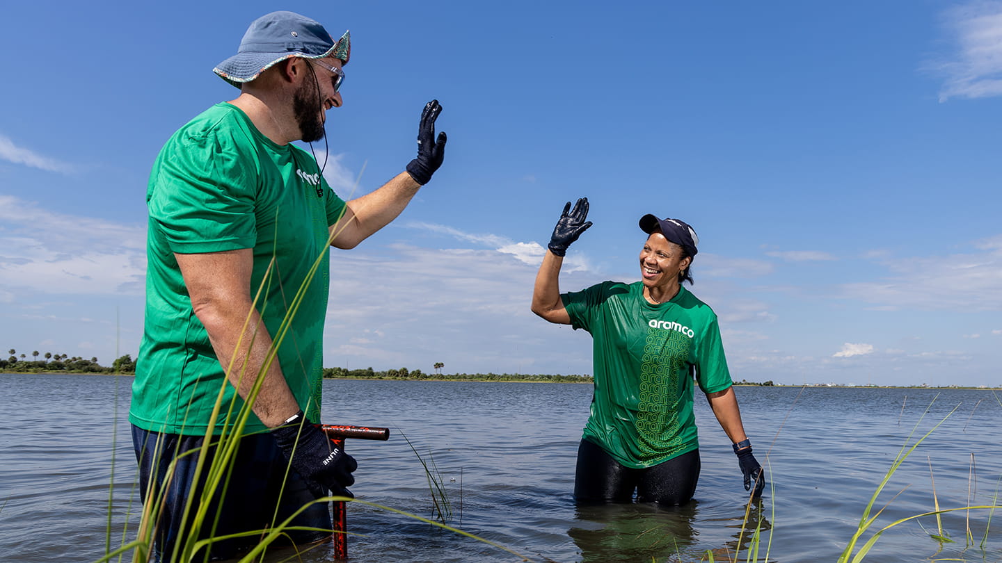 Aramco Volunteers Plant Marsh Grass in Galveston Bay Ahead of National Estuaries Week