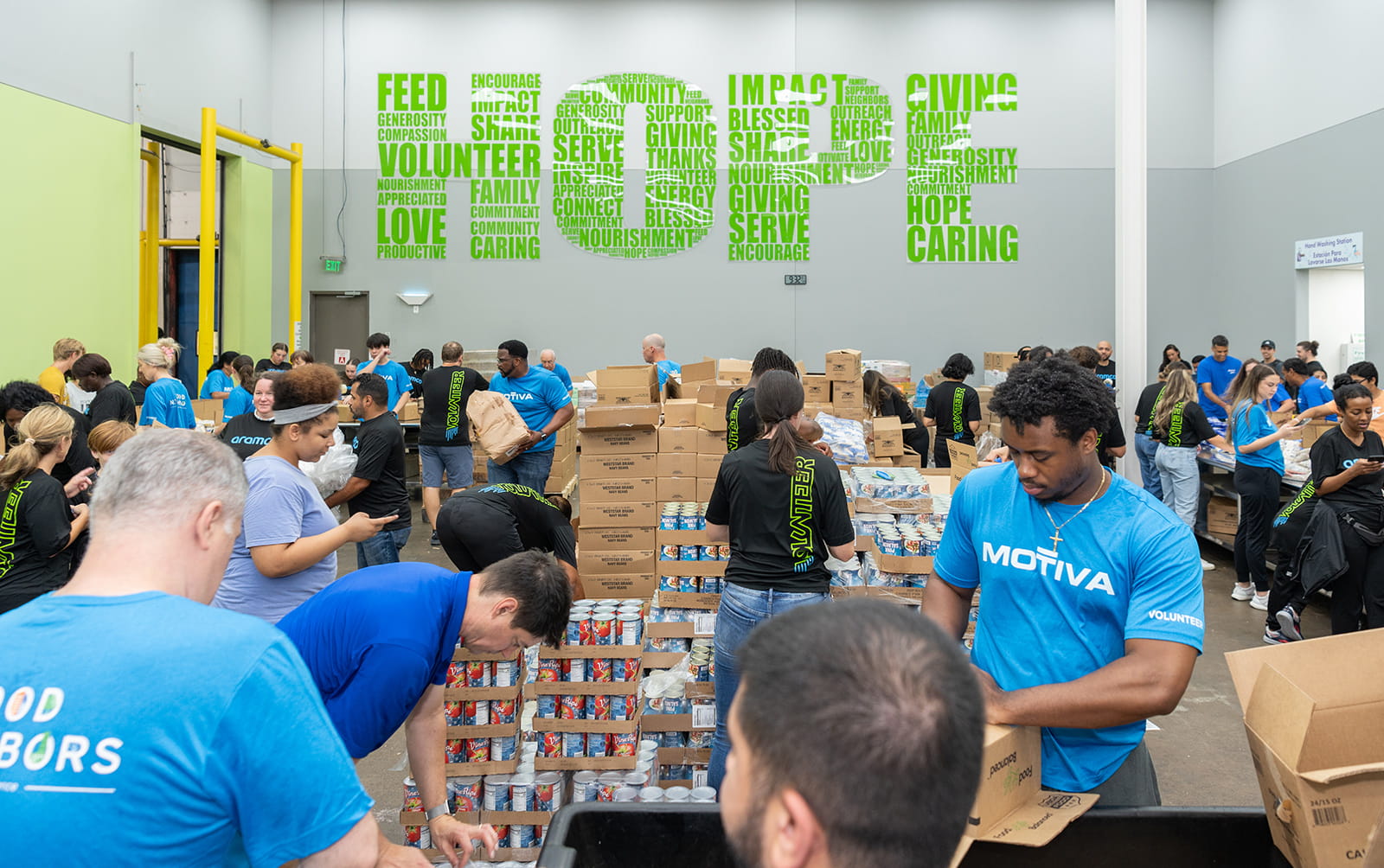 Aramco employees work at food banks to help communities across US