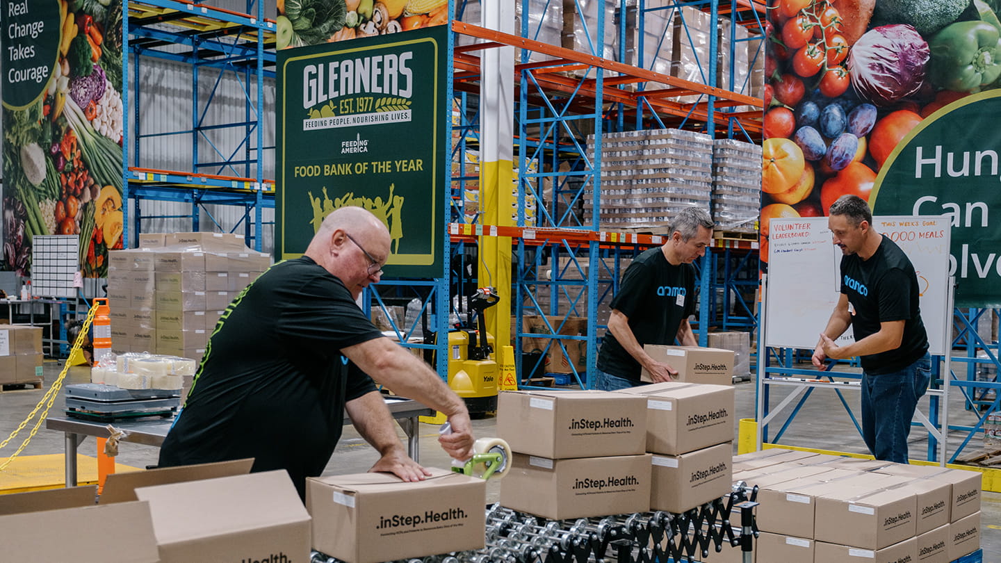 Aramco employees work at food banks to help communities across US