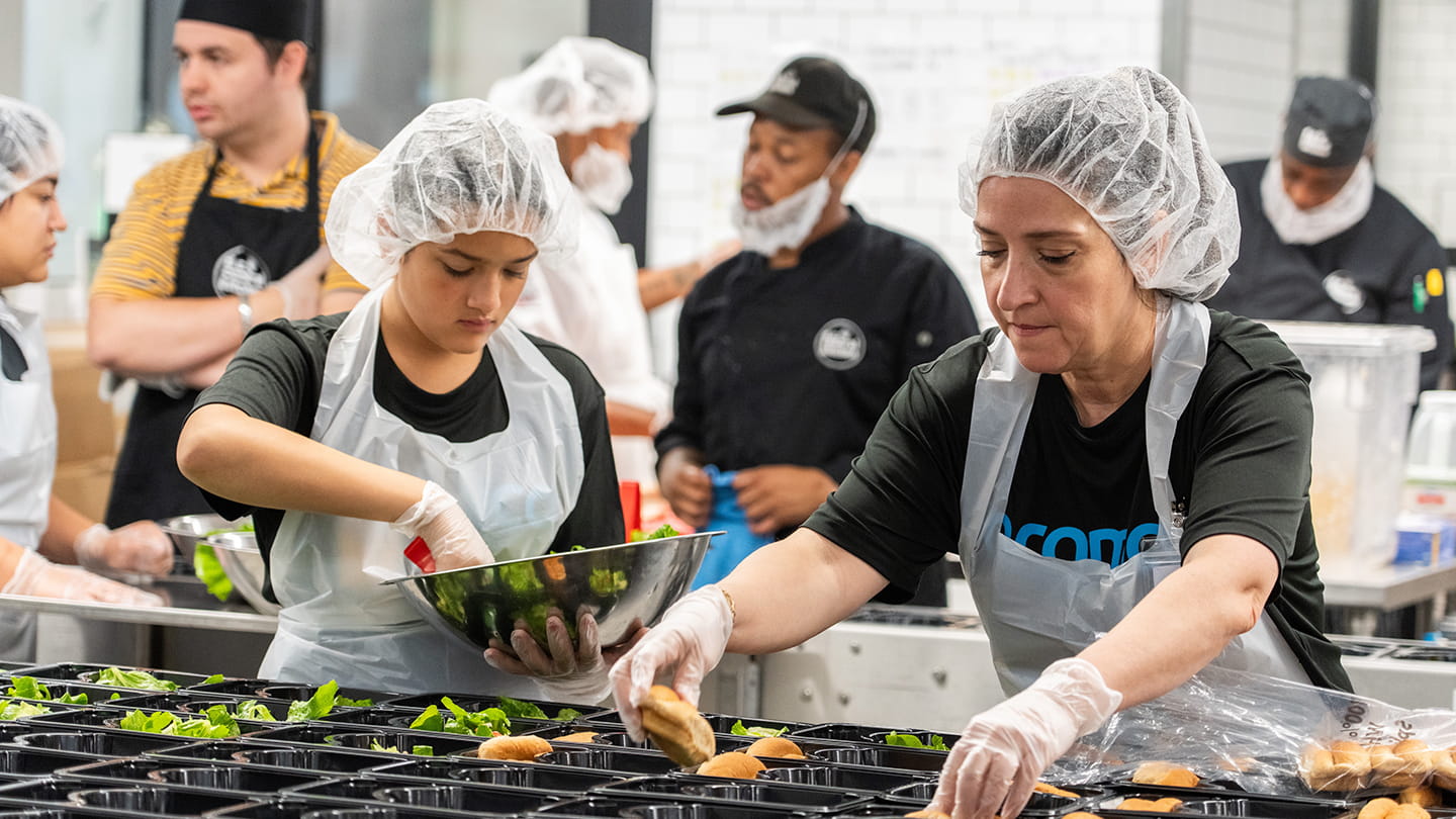 Aramco employees work at food banks to help communities across US