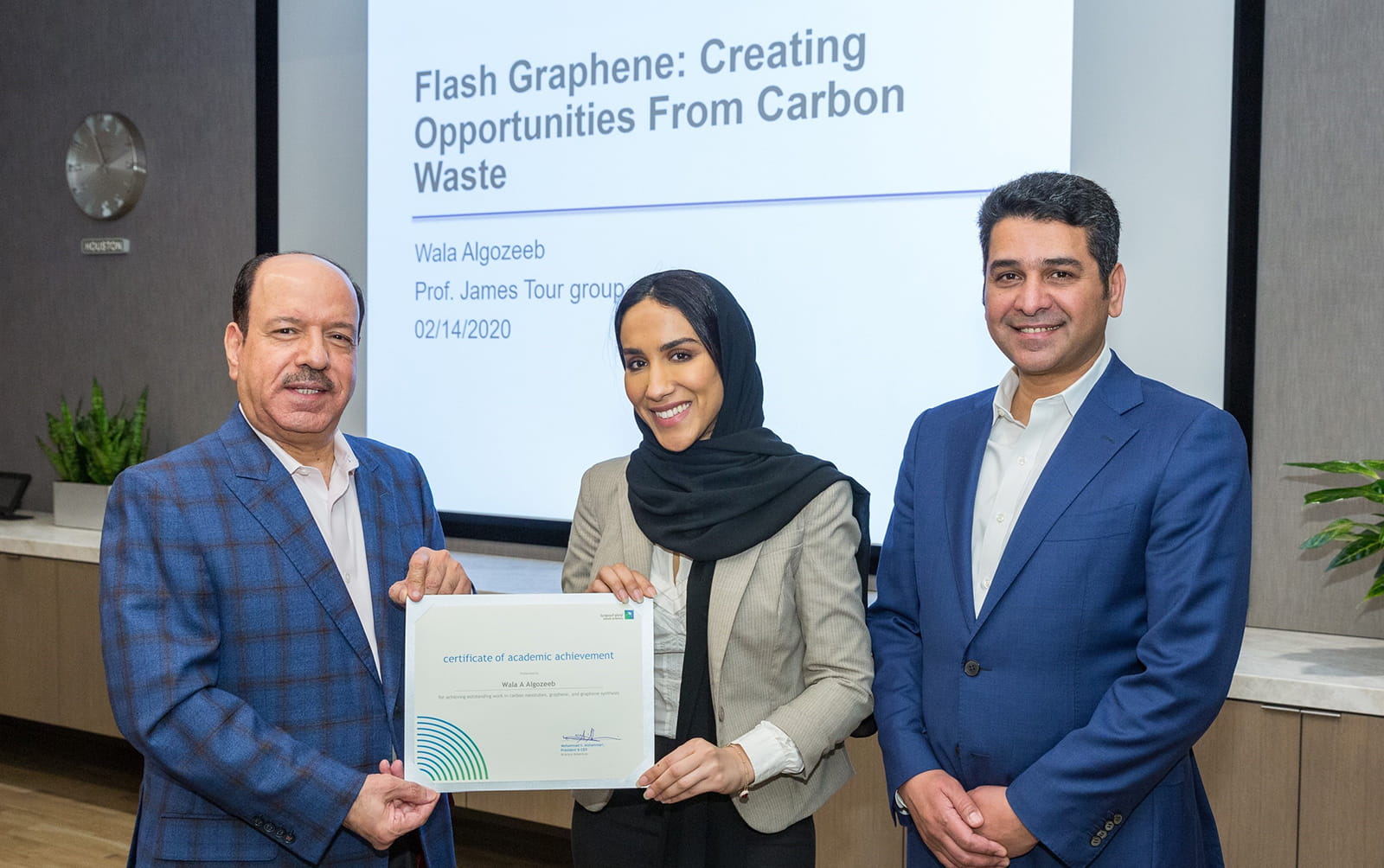 Wala Algozeeb receives a Certificate of Academic Achievement