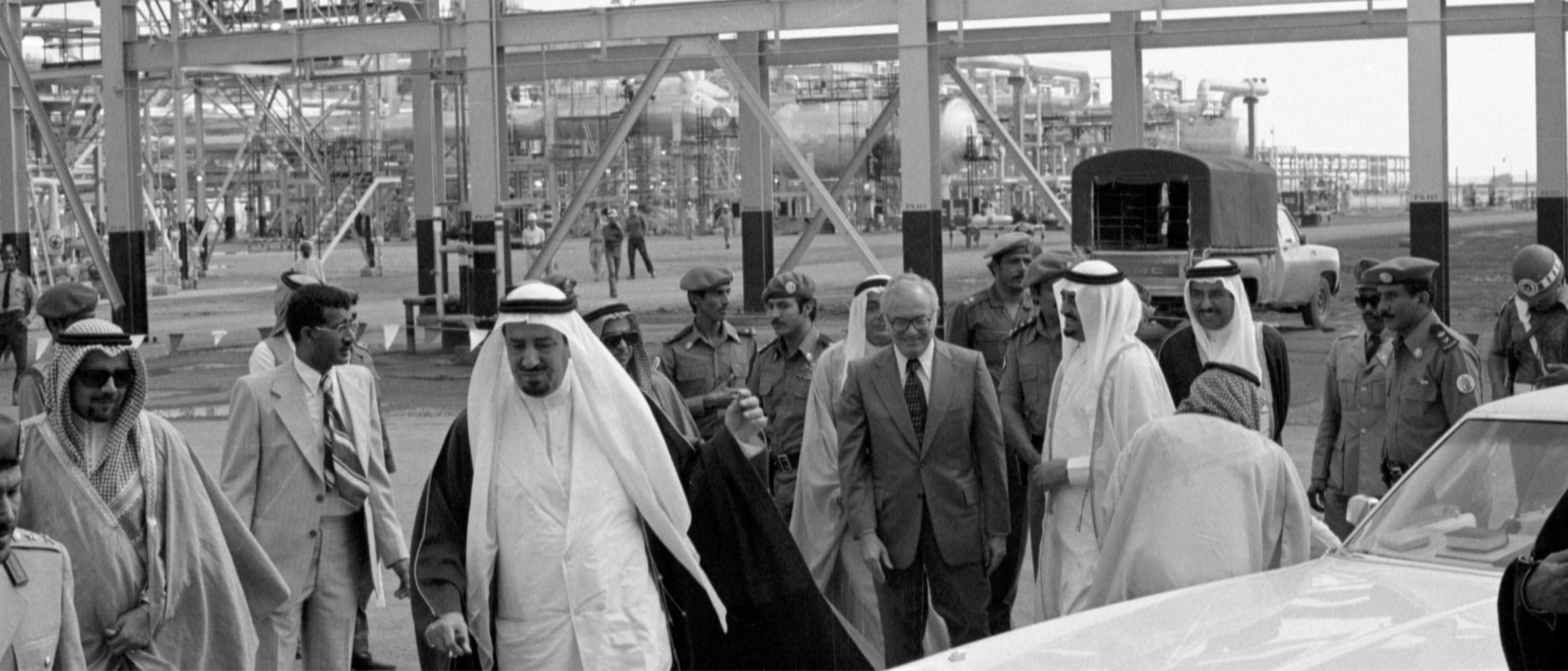 : King Khalid and visitors, Berri Gas Plant, 1977